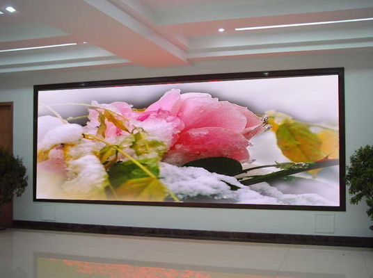 Наружный P2.5 Малый пиксельный пиксель COB Led Screen 480 * 540 мм Бесшовное 90° соединение Flip Chip For Broadcast Studios